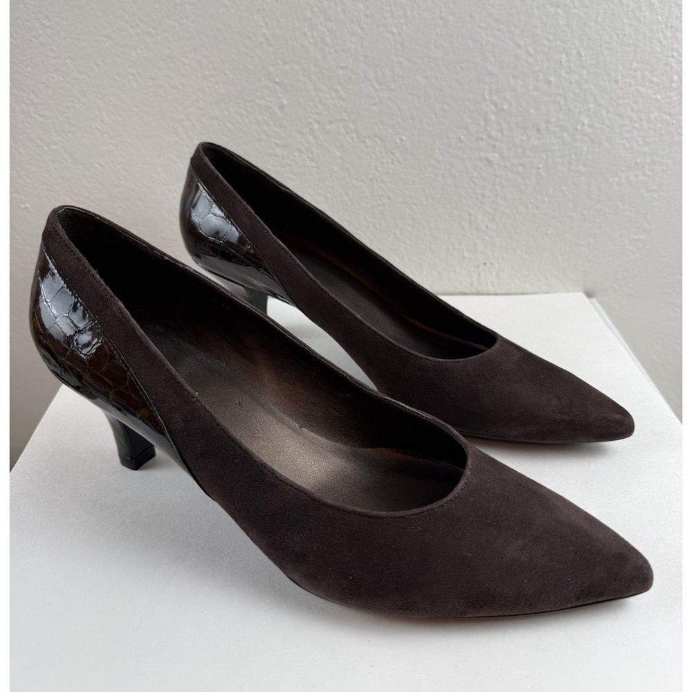 Vintage 80s Vaneli Chocolate Brown Suede Croc Embossed Kitten Heel Pump Sz 7.5